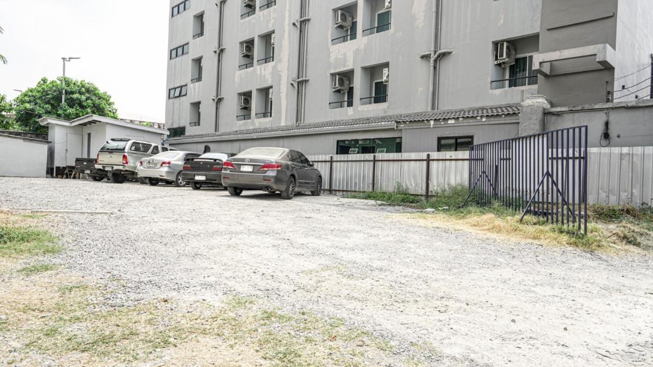 Roomquest Bangkok Don Mueang Airport Zewnętrze zdjęcie